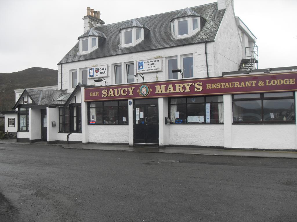Saucy Mary'S Hostel Kyleakin Exterior photo